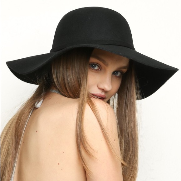 Brandy Melville Accessories - Brandy Melville Black Felt Hat